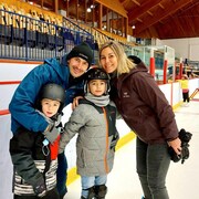 La famille Cloart en patin