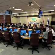 Les élus de Gatineau réunis lors d'un comité plénier le 30 janvier 2024.