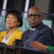 Les candidats Olivia Chow, Mark Saunders et Ana Bailão lors d'un débat des candidats à la mairie organisé le 6 juin 2023 par CBC.