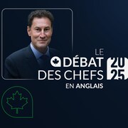 Montage photo montrant l'animateur Steve Paikan avec le logo du débat des chefs.