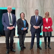 Les quatre chefs des principaux partis de l'Île posent avant le début du débat. 
