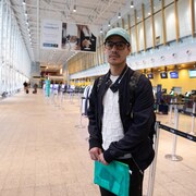 Deiber Fallas dans un aéroport.