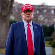 Le président américain Donald Trump s'adresse aux journalistes avant de s'envoler pour la Floride, le vendredi 28 février 2025, à Washington.