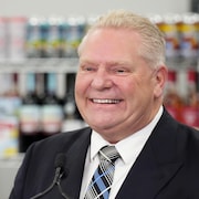 Doug Ford en point de presse.