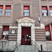 La façade de l'école Saint-Ambroise.