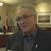 Le maire de Saint-Gédéon en entrevue à Radio-Canada au conseil de la MRC Lac-Saint-Jean-Est.