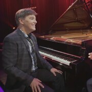 Richard Abel et le Dr Éric Simard discutent