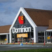 Un supermarché Dominion.