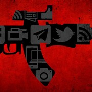 Illustration de Sophie Leclerc montrant une arme à feu formée de logos de réseaux sociaux populaires.
