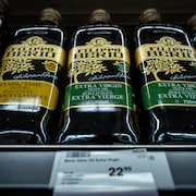 Des bouteilles d'huile d'olive à Vancouver.