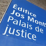L'extérieur du palais de justice de Gatineau et de l'édifice Jos-Montferrand.