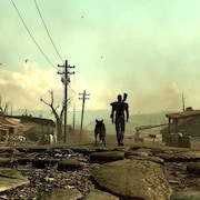 Un homme avec un fusil accroché dans le dos et un chien marchent, vus de dos, dans un univers post-apocalyptique.