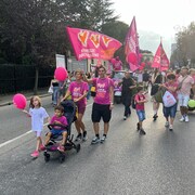 Des membres de l'association familles arc-en-ciel lors d'un défilé de la fierté à Monza, près de Milan. 