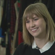 La jeune entrepreneure dans sa boutique de Moncton. 