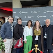 L'équipe du festival cinéma du monde sur le tapis rouge à la Maison du cinéma de Sherbrooke. 
