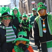 Des participants au défilé de la Saint-Patrick.
