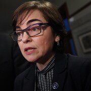 Les ministres Fr&eacute;chette et Roberge en m&ecirc;l&eacute;e de presse &agrave; l'Assembl&eacute;e nationale.