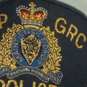 L'écusson de la Gendarmerie royale du Canada.