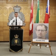 L'officier responsable des Enquêtes criminelles de la GRC en Saskatchewan,Ted Munro, fait le point sur une importante enquête relative à des agressions sexuelles et à l'exploitation d'enfants sur Internet qui se déroule dans le sud de la Saskatchewan.