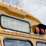 Un autobus scolaire.