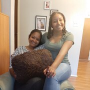Fedjanie Daphnée Deetjen et sa fille Tanisha dans leur appartement de Trois-Rivières, où elles habitent depuis le 1er juillet 2018. 