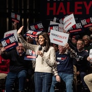 Nikki Haley s'exprime lors d'un événement de campagne, à Exeter, au New Hampshire.
