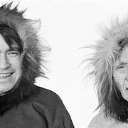 Roger Avrana et Taktogon, Kugluktuk, Nunavut, vers 1949-1950