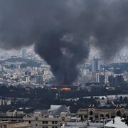 Le siège de la télévision publique iranienne est en flammes.