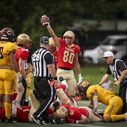 Le Rouge et Or de l'Université Laval joue contre les Stingers de l'Université Concordia, le 23 septembre 2023, à Québec.