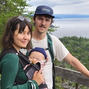 Claudie Jalbert, avec son conjoint et son fils. 