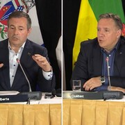 Montage de Jason Kenney et François Legault lors de la conférence de presse de clôture du Conseil de la fédération, à Saskatoon.