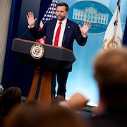 Le vice-président J.D. Vance s'exprime lors d'une conférence de presse à la Maison-Blanche, le 18 juin 2026.
