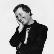 Jean-Pierre Ferland sourit.