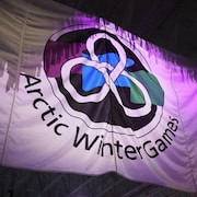 Le drapeau des Jeux de l'Arctique 2024.