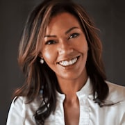 Portrait de la femme souriant. 
