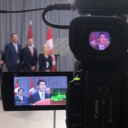 Le chef libéral Justin Trudeau vu par l'objectif d'une caméra.