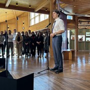 Justin Trudeau lors d'une annonce au centre d'interprétation Meewasin à Saskatoon, le 23 avril 2024.