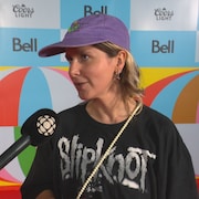 Kl&ocirc; Pelgag en entrevue au FEQ.