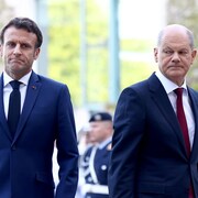 Emmanuel Macron et Olaf Scholz, lors d'une visite du président français à Berlin, en mai 2022. 
