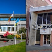 L'hôtel de ville de Saanich (à gauche) et celui de Victoria (à droite), avec des vélos et drapeaux devant.