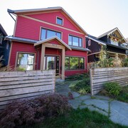 Une maison unifamiliale de trois étages dans le quartier Kitsilano.