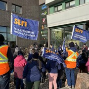 Manifestation des infirmières à Saskatoon, en Saskatchewan. Le 27 novembre 2023.