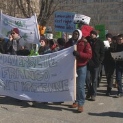 Une manifestation pour une université franco-ontarienne