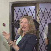 Marit Stiles sourit.