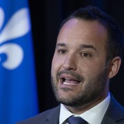 Mathieu Lacombe répondait aux questions des journalistes en mêlée de presse le mercredi 8 septembre 2021.
