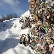 Des matières recyclables sous la neige