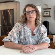 Melissa Plett dans son salon.