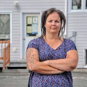 Monica Gosselin est propriétaire de plusieurs petits foyers de soins dans la Péninsule acadienne. Elle estime que la prestation d'aide aux travailleurs mise en place durant la pandémie a aggravé la pénurie de main-d'oeuvre.