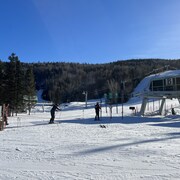 Une station de ski alpin.