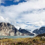 La vue sur les montagnes du fjord Sam Ford